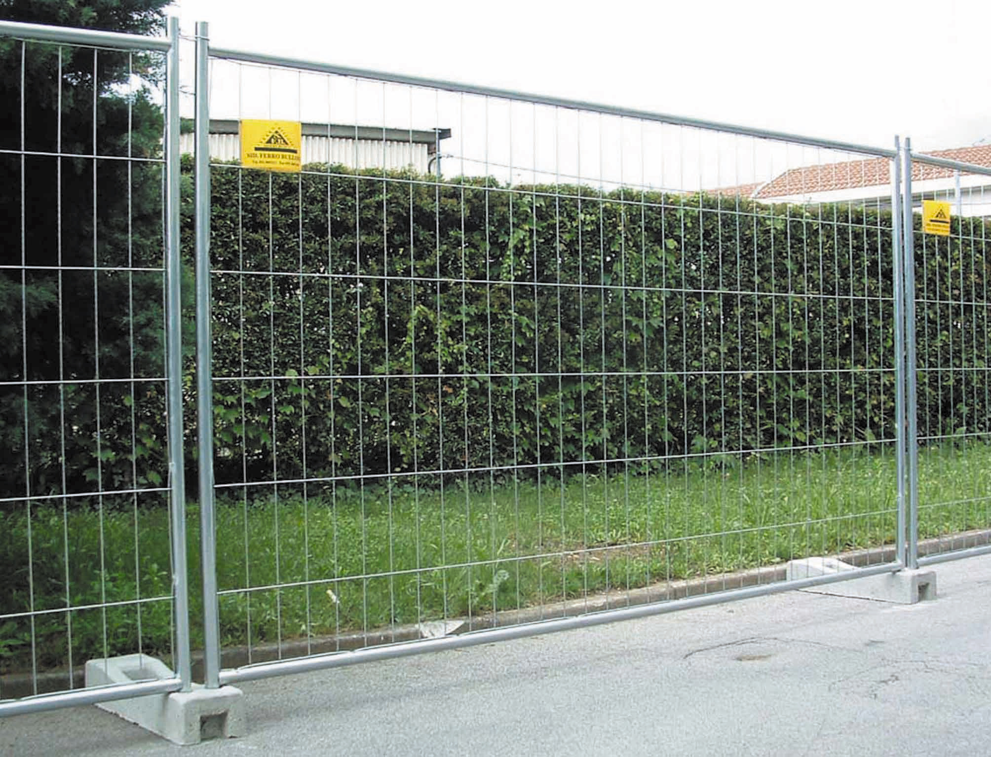 F30082RMC FERRO BULLONI RECINZIONE MOBILE per CANTIERE CORNICE tubo Ø40vert. Ø30orizz. lungh 3.35m x h2.00 m 35 pz x pacco Art. ...