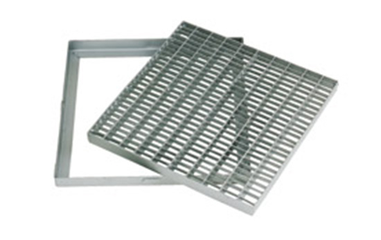 F3175GRQPR56 GRIGLIA ANTITACCO pressata QUADRA 56X56 -Tipo Casagrande- acciaio zincato Art. GRQPR.56 Casagrande